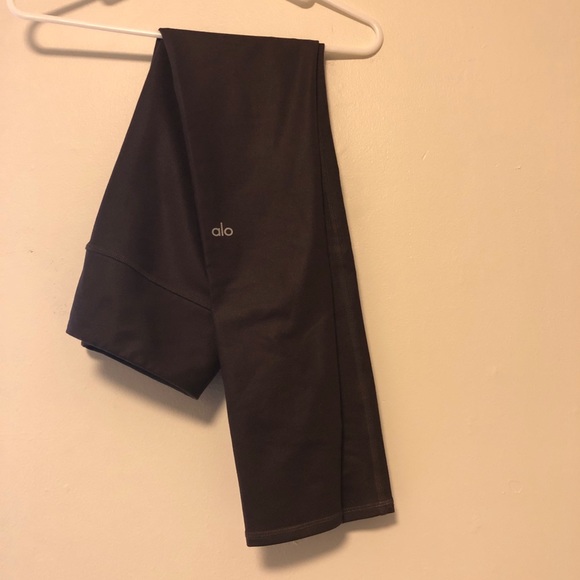 ALO Yoga Pants - Alo Yoga airbrush leggings